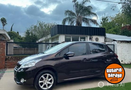 Autos - Peugeot 208 2015 Nafta 140000Km - En Venta