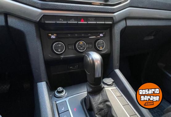 Camionetas - Volkswagen AMAROK 4X4 HIGHLINE 2023 Nafta 52000Km - En Venta