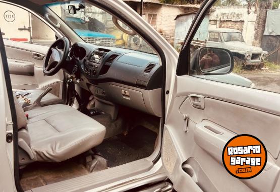 Camionetas - Toyota Hilux cab simple 2010 Diesel 344000Km - En Venta