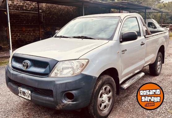 Camionetas - Toyota Hilux cab simple 2010 Diesel 344000Km - En Venta