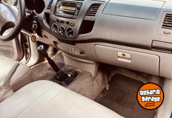 Camionetas - Toyota Hilux cab simple 2010 Diesel 344000Km - En Venta