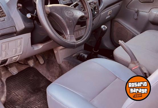 Camionetas - Toyota Hilux cab simple 2010 Diesel 344000Km - En Venta