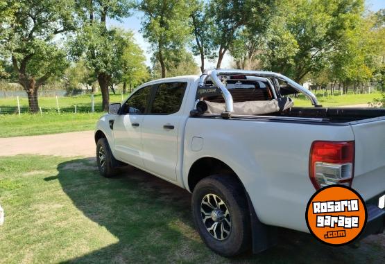 Camionetas - Ford RANGER DC 4X2 XL SAFETY 2014 Diesel 166000Km - En Venta