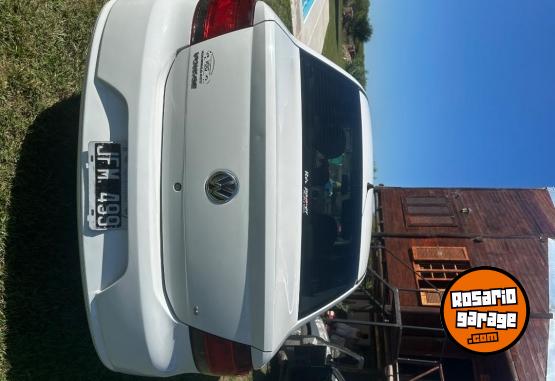 Autos - Volkswagen Voyage 2010 Nafta 197000Km - En Venta