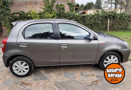 Autos - Toyota Etios xls 2017 Nafta 60000Km - En Venta