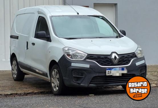 Utilitarios - Renault Kangoo 2021 Nafta 82000Km - En Venta