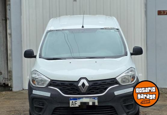 Utilitarios - Renault Kangoo 2021 Nafta 82000Km - En Venta