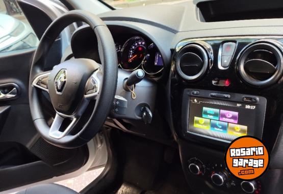 Utilitarios - Renault Kangoo Emotion 2023 Nafta 46000Km - En Venta