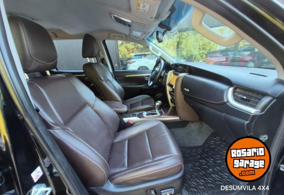 Camionetas - Toyota SW4 SRX A/T 7A 2019 Diesel 120000Km - En Venta