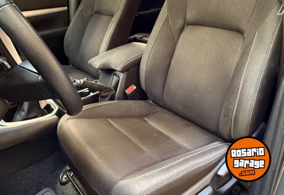 Camionetas - Toyota Hilux SR 2022 Diesel 51000Km - En Venta