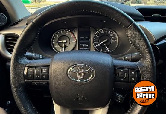 Camionetas - Toyota Hilux SR 2022 Diesel 51000Km - En Venta