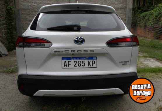 Autos - Toyota Corolla Cross SEG Hibr. 2022 Electrico / Hibrido 59000Km - En Venta