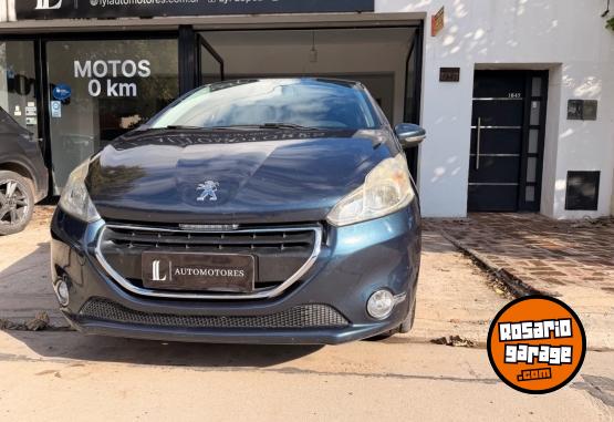 Autos - Peugeot 208 allure touchscreen1.5 2015 Nafta 100000Km - En Venta