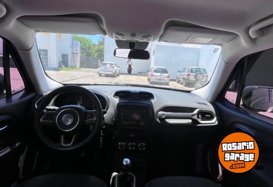 Camionetas - Jeep Renegade sport 1.8 2016 Nafta 150000Km - En Venta