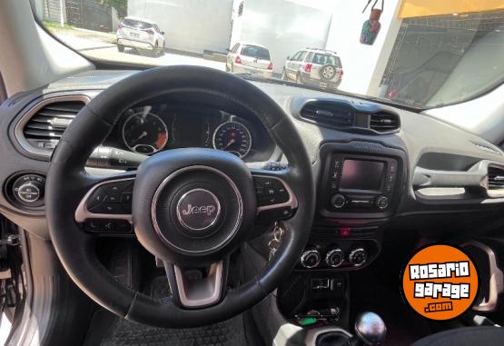 Camionetas - Jeep Renegade sport 1.8 2016 Nafta 150000Km - En Venta