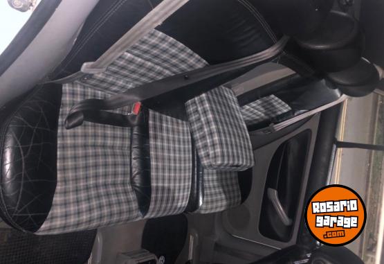 Autos - Volkswagen Golf 2000 Nafta 280000Km - En Venta