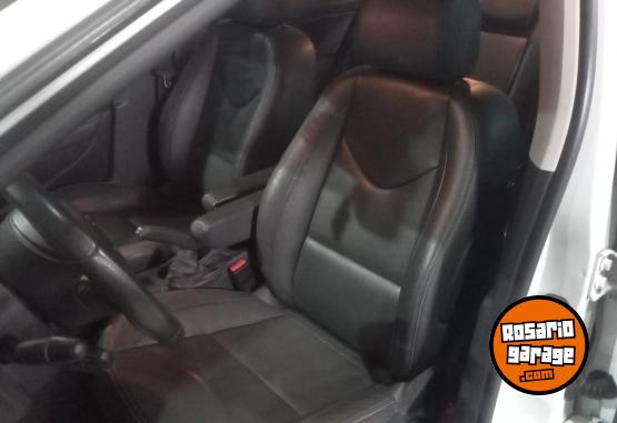 Autos - Peugeot 408 2016 Diesel 102000Km - En Venta