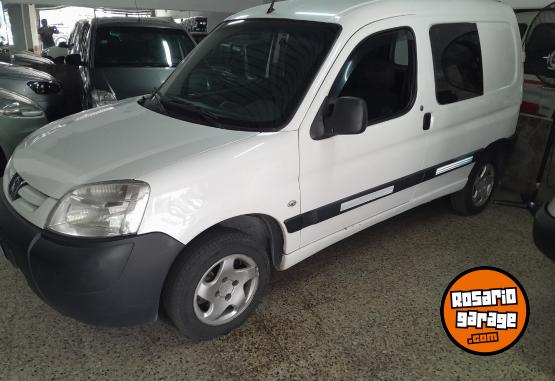 Utilitarios - Peugeot Partner urbana 2012 Nafta 250000Km - En Venta