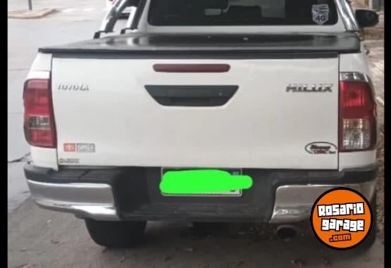 Camionetas - Toyota Toyota HILUX DX 2.4 2018 Diesel 126000Km - En Venta