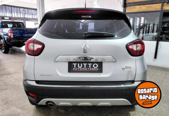 Autos - Renault Captur intens 2018 Nafta 147000Km - En Venta