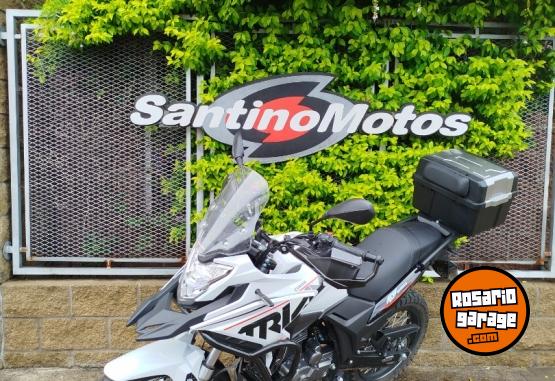 Motos - Corven TRIAX ADV 250 CC 2025 Nafta 4844Km - En Venta