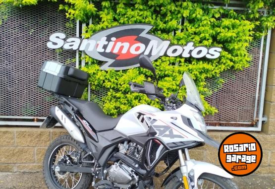 Motos - Corven TRIAX ADV 250 CC 2025 Nafta 4844Km - En Venta