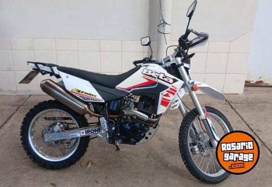 Motos - Beta TR 2.0 2022 Nafta 10400Km - En Venta