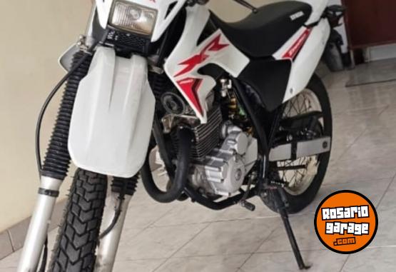 Motos - Honda Tornado 2016 Nafta 32000Km - En Venta