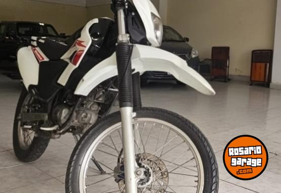 Motos - Honda Tornado 2016 Nafta 32000Km - En Venta