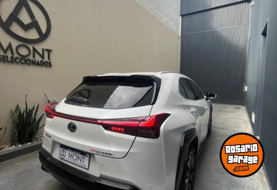 Autos - Lexus UX 250H 2019 Electrico / Hibrido 55000Km - En Venta