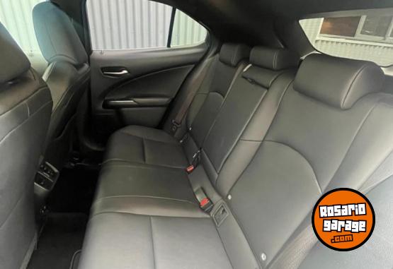Autos - Lexus UX 250H 2019 Electrico / Hibrido 55000Km - En Venta