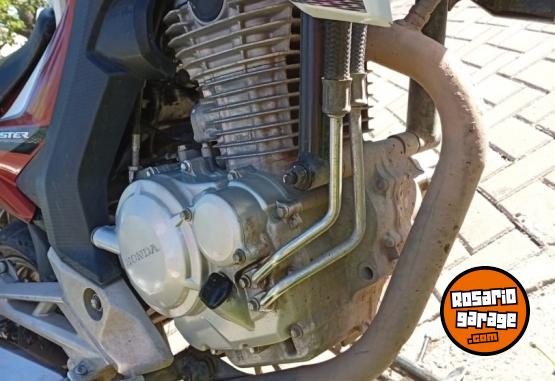 Motos - Honda CB twster 2017 Nafta 20400Km - En Venta