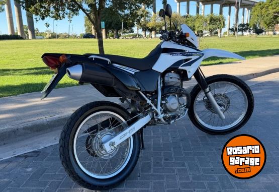 Motos - Honda TORNADO 250 2012 Nafta 27000Km - En Venta