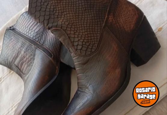 Indumentaria - Botas texanas 39 - En Venta