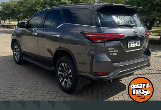 Camionetas - Toyota Hilux sw4 Diamond 2022 Diesel 78000Km - En Venta