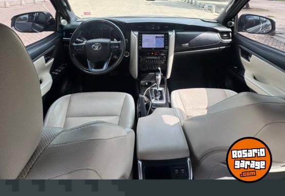 Camionetas - Toyota Hilux sw4 Diamond 2022 Diesel 78000Km - En Venta