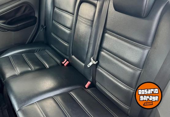 Autos - Ford Focus Ghia 2011 Nafta 199000Km - En Venta