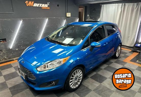 Autos - Ford Fiesta titanium 2015 GNC 150000Km - En Venta