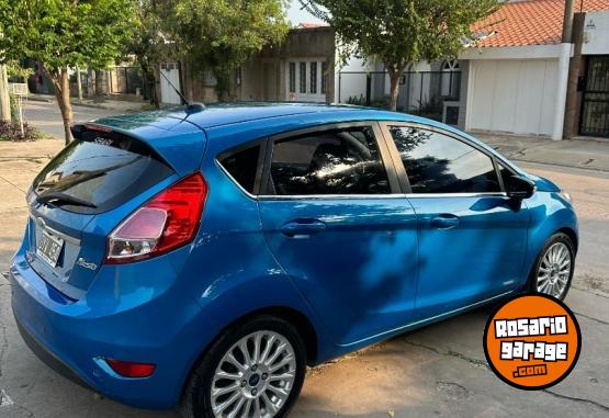 Autos - Ford Fiesta titanium 2015 GNC 150000Km - En Venta