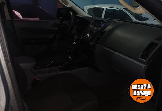 Camionetas - Volkswagen Amarok 2015 Diesel 160000Km - En Venta