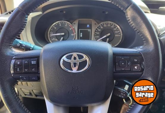 Camionetas - Toyota Hilux 4x4 2.8 SRV 2022 Diesel - En Venta