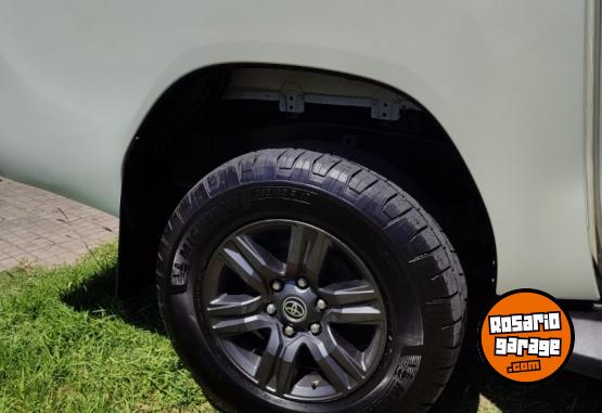 Camionetas - Toyota Hilux 4x4 2.8 SRV 2022 Diesel - En Venta