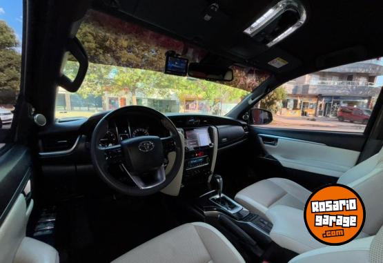 Camionetas - Toyota SW4 2.8 TDI DIAMOND 2022 2022 Diesel 90000Km - En Venta