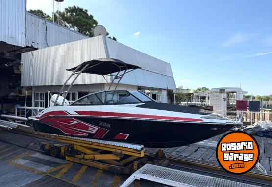 Embarcaciones - Lancha Classer 206 - EVINRUDE 150HP + TRAILER PREMIUM - En Venta