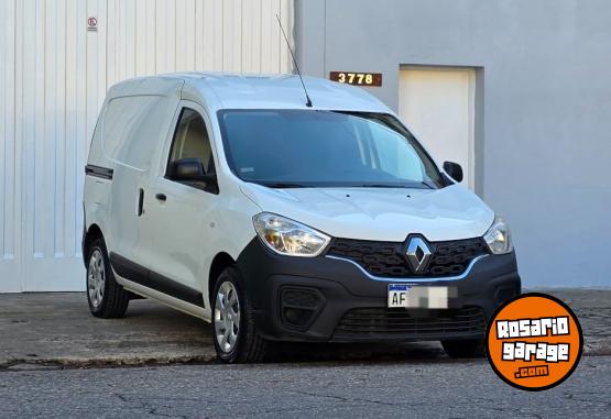 Utilitarios - Renault Kangoo 2021 Nafta 82000Km - En Venta