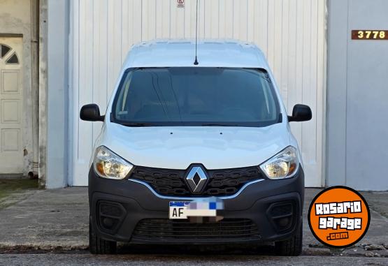 Utilitarios - Renault Kangoo 2021 Nafta 82000Km - En Venta