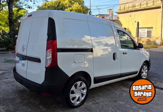 Utilitarios - Renault Kangoo 2021 Nafta 82000Km - En Venta