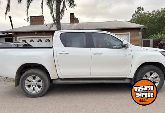 Camionetas - Toyota Hilux 2018 Diesel 162000Km - En Venta