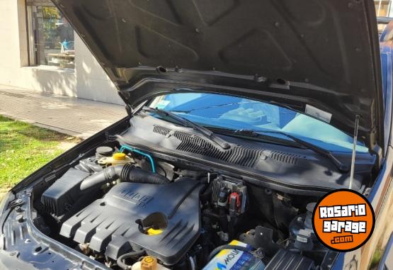 Camionetas - Fiat Strada ADVENTURE 1.8  8V 2010 Nafta 197000Km - En Venta