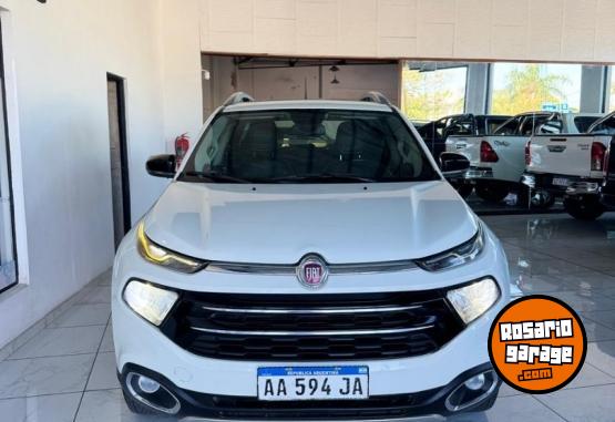 Camionetas - Fiat TORO VOLCANO PACK PREMIUM 2016 Diesel 130000Km - En Venta